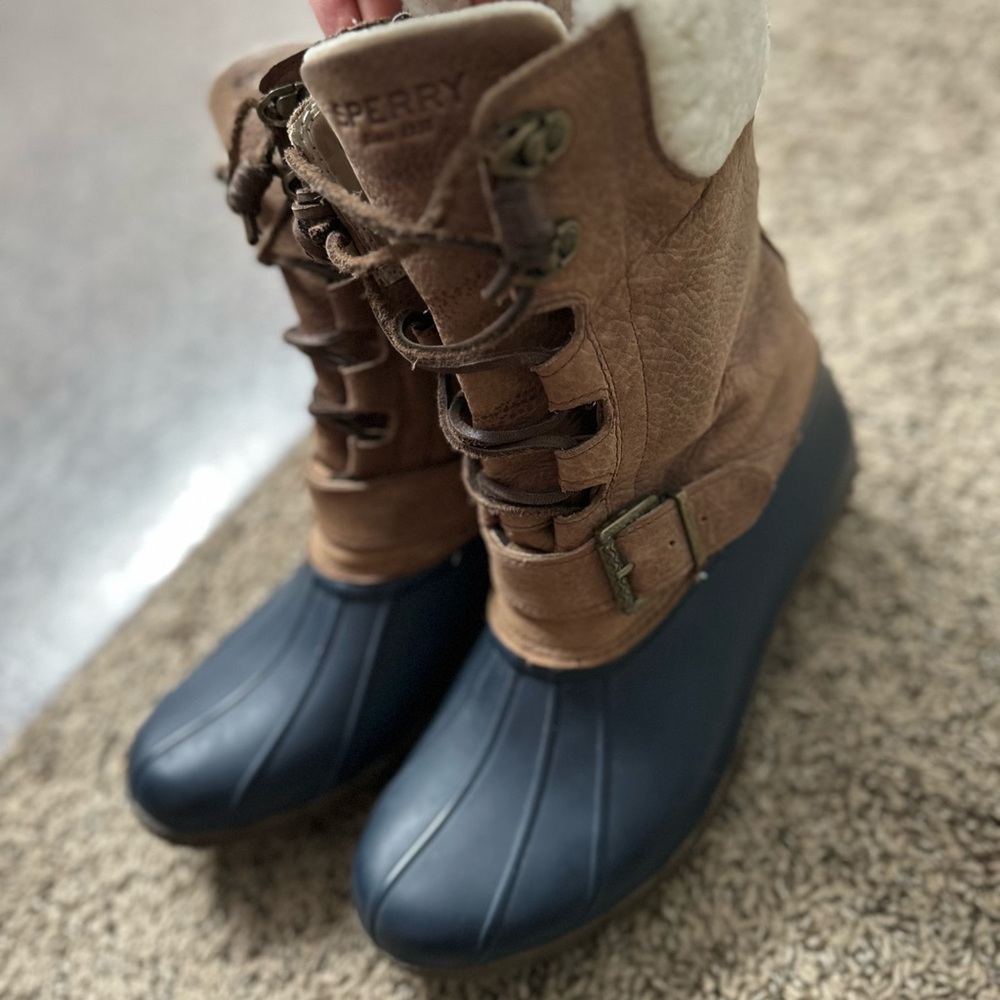 Sperry Boots Size 8.5